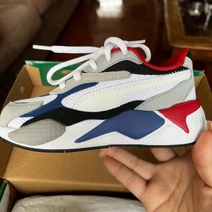 Kids/infants size 11C pumas
